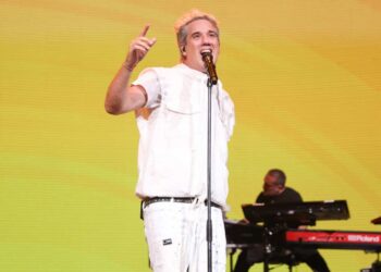 Jota Quest comemora 25 anos com casa de show lotada