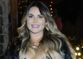 ‘Criei coragem’: Deolane Bezerra supera medo e mostra corpo antes de fazer lipo LAD