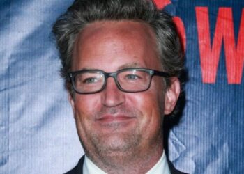 Astro de “Friends” Matthew Perry gastou R$ 45 milhões em vícios e se internou 15 vezes