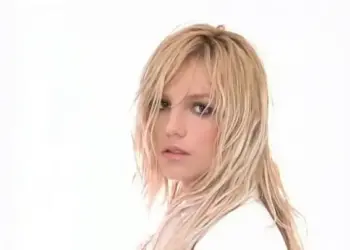 Britney Spears revela que fez aborto durante relacionamento com Justin Timberlake