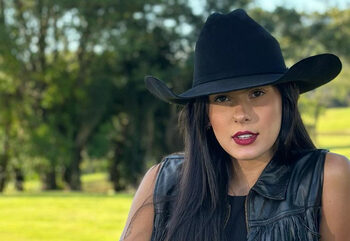 Ana Castela diz não ligar para pressão estética e resume treinos: ‘O foco é ficar grande’