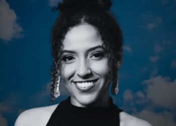 Ana Benevides, fã que morreu no show de Taylor Swift, ganha homenagem na Times Square. Veja!