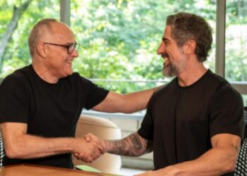 Marcos Mion renova contrato com a Globo e faz apelo