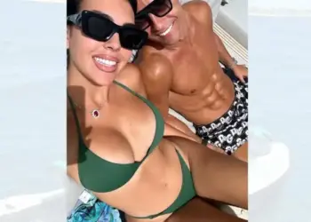 Cristiano Ronaldo e Georgina Rodríguez desfilam seus corpos sarados