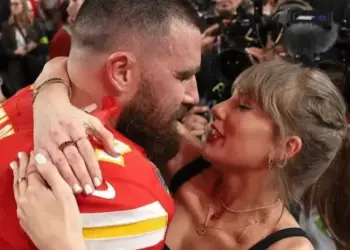 Taylor Swift celebra a vitória do namorado Travis Kelce no Super Bowl LVIII
